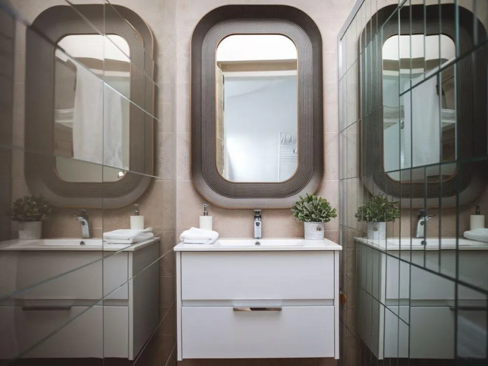 Zdjęcie Jak dobrać idealne lustro do małej łazienki: praktyczny poradnik 2024