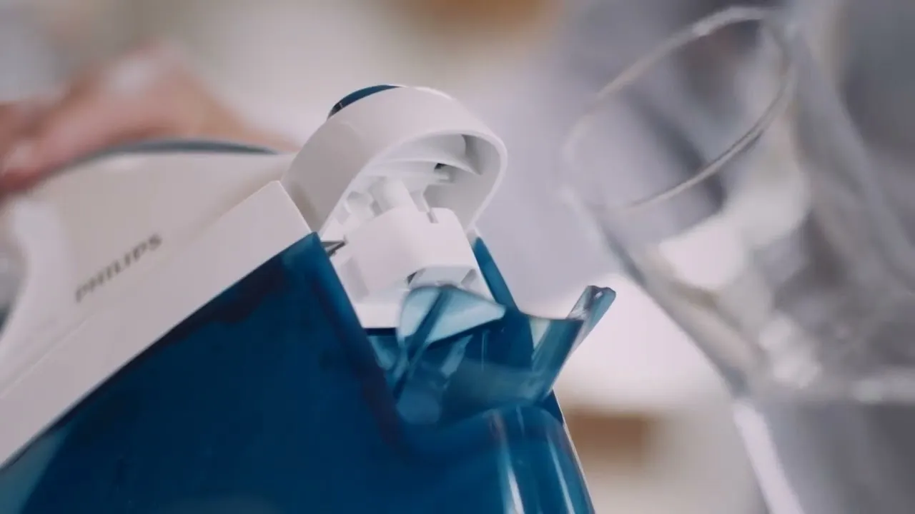 Zdjęcie Jak odkamienić żelazko parowe Philips PerfectCare - proste kroki i porady