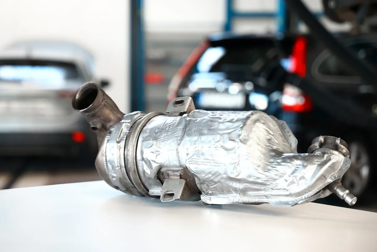 Zdjęcie Ile kosztuje wymiana DPF? Sprawdź ceny i uniknij wysokich kosztów