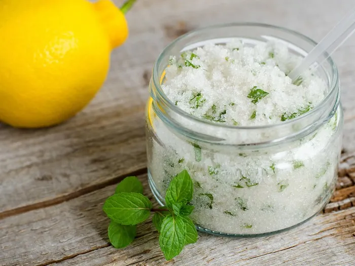 Zdjęcie Jak zrobić peeling do skóry głowy: 5 domowych przepisów