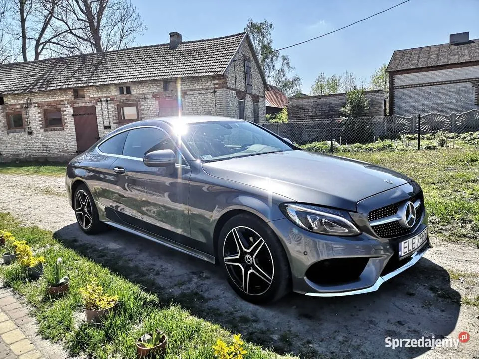 Zdjęcie Mercedes C Klasa W205 - wady, osiągi i co warto wiedzieć przed zakupem