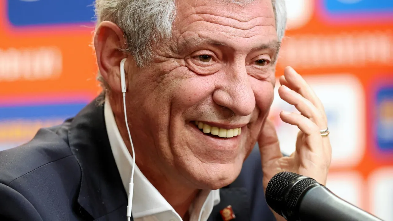 Zdjęcie Ile zarabia Fernando Santos? Zaskakujące fakty o jego pensji w Polsce