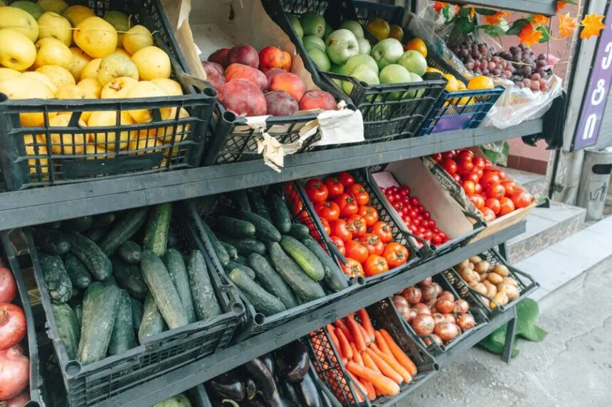 Zdjęcie Ile można zarobić na sklepie spożywczym? Sprawdź, co wpływa na dochody