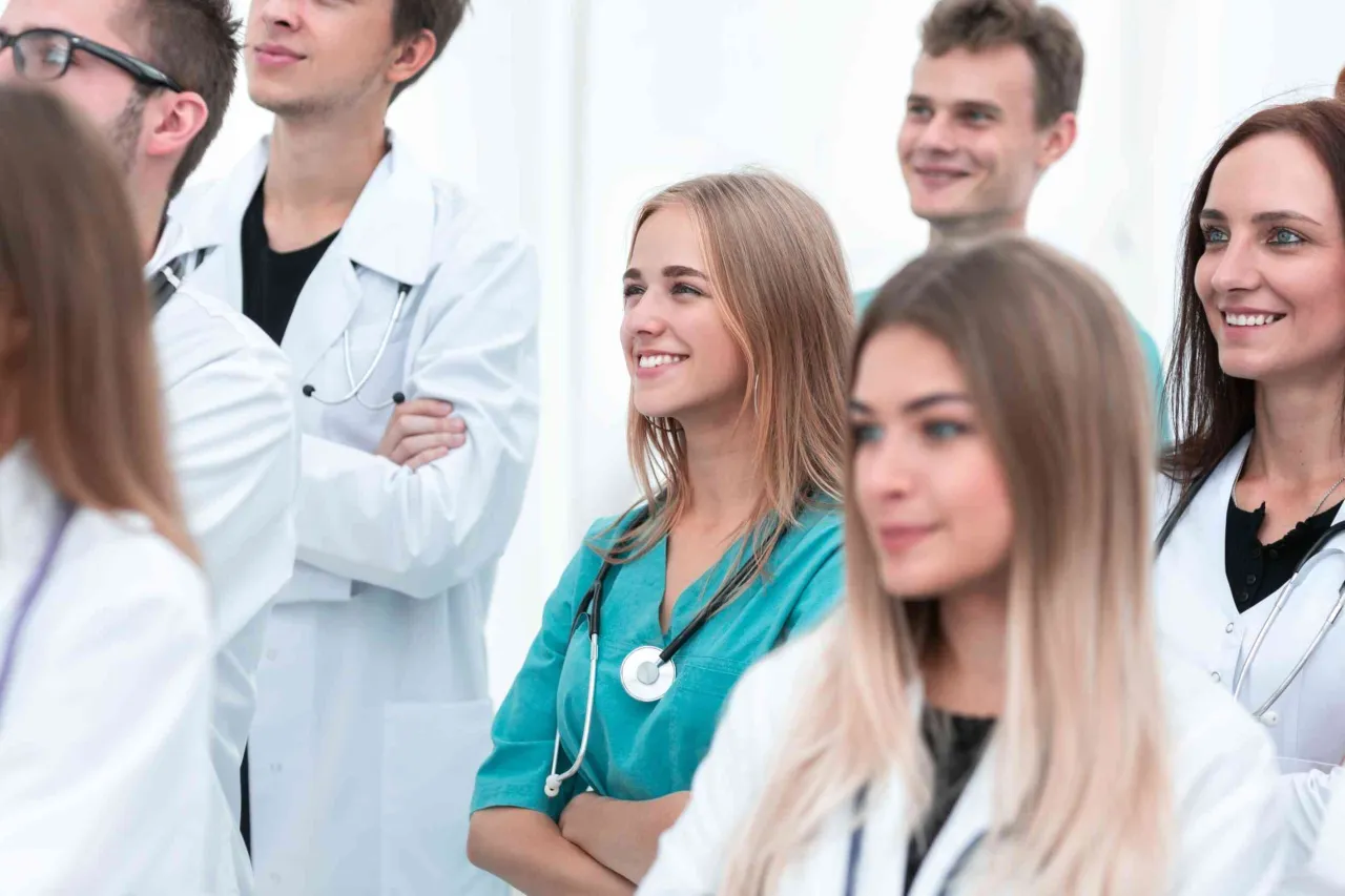 Zdjęcie Czy ubezpieczenie szkolne obejmuje wizyty u lekarza? Sprawdź szczegóły