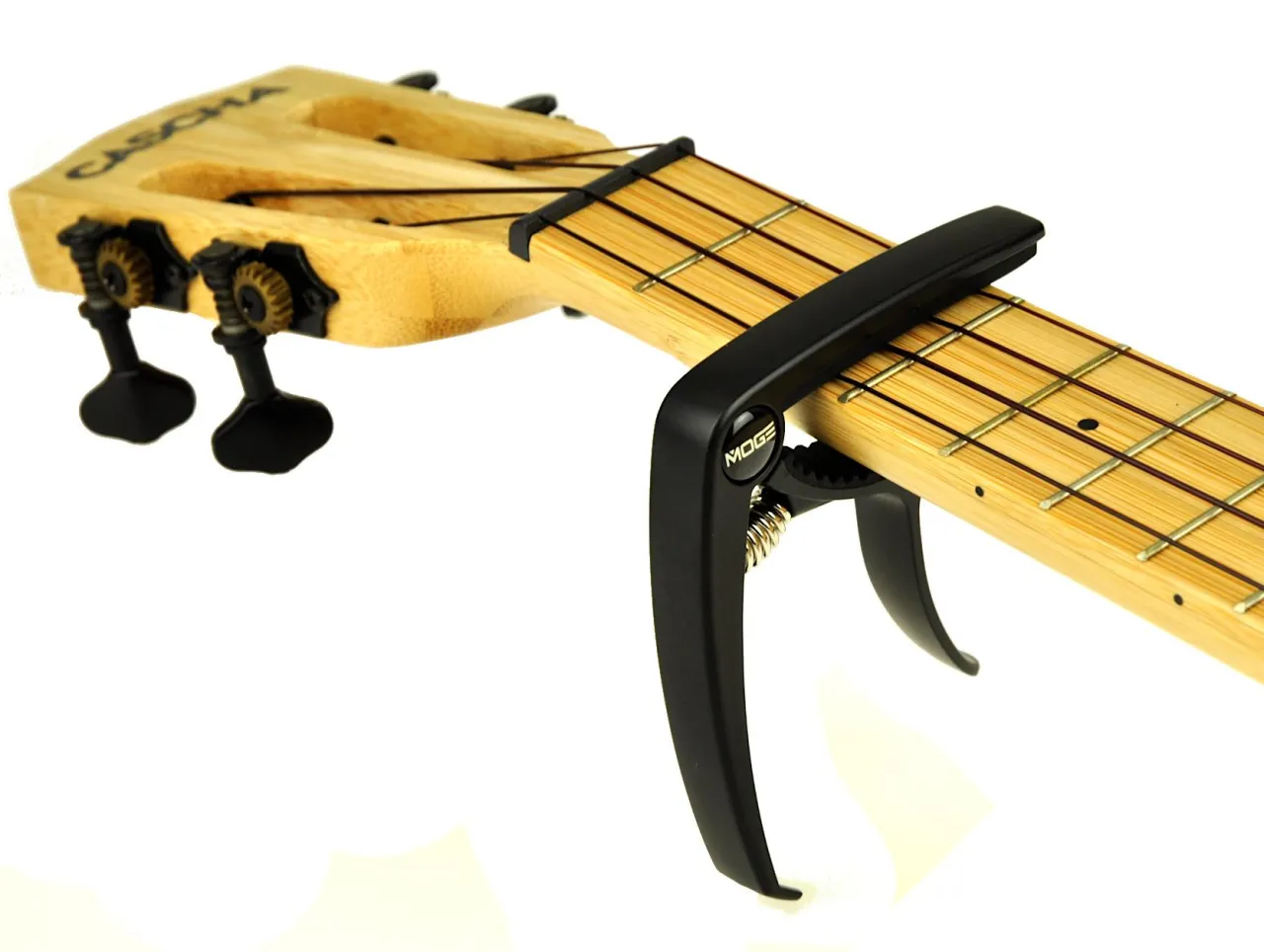 Zdjęcie Kapodaster do ukulele – klucz do zmiany tonacji i łatwiejszej gry