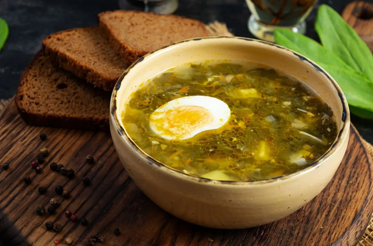 Zdjęcie Zupa szczawiowa: zdrowa czy szkodliwa? Poznaj prawdę!