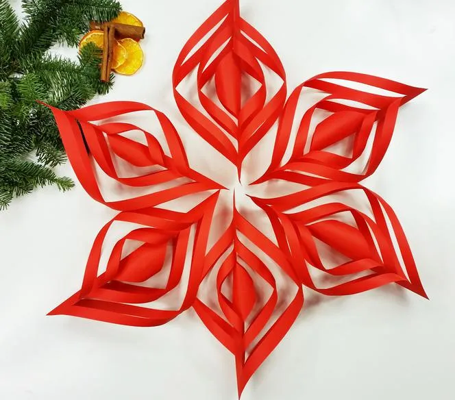 Zdjęcie Najlepsze ozdoby choinkowe z papieru 3D - prosty tutorial krok po kroku