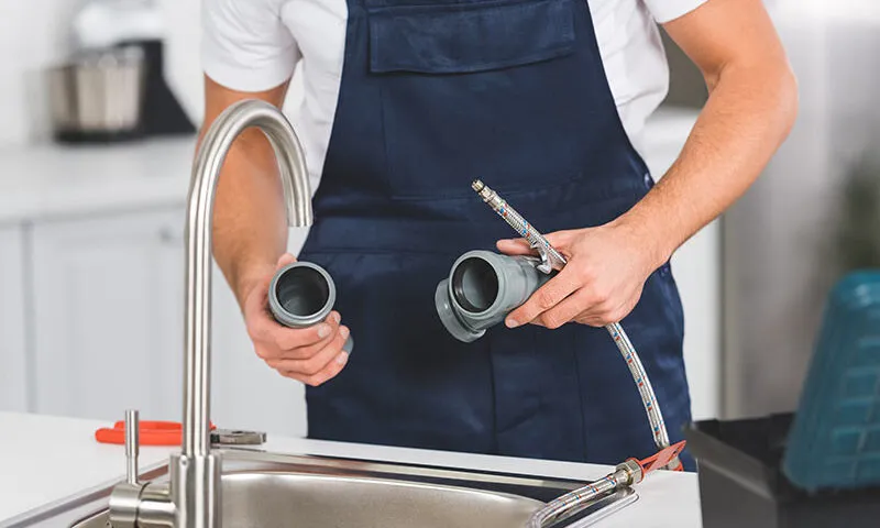 Zdjęcie Jak udrożnić rurę domowym sposobem – skuteczne metody bez chemii