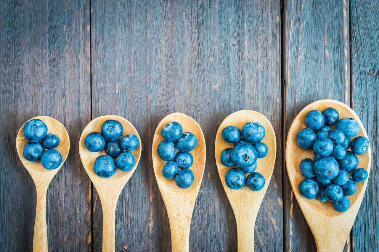 Zdjęcie Co jeść przy obfitych miesiączkach, aby złagodzić dolegliwości i poprawić samopoczucie