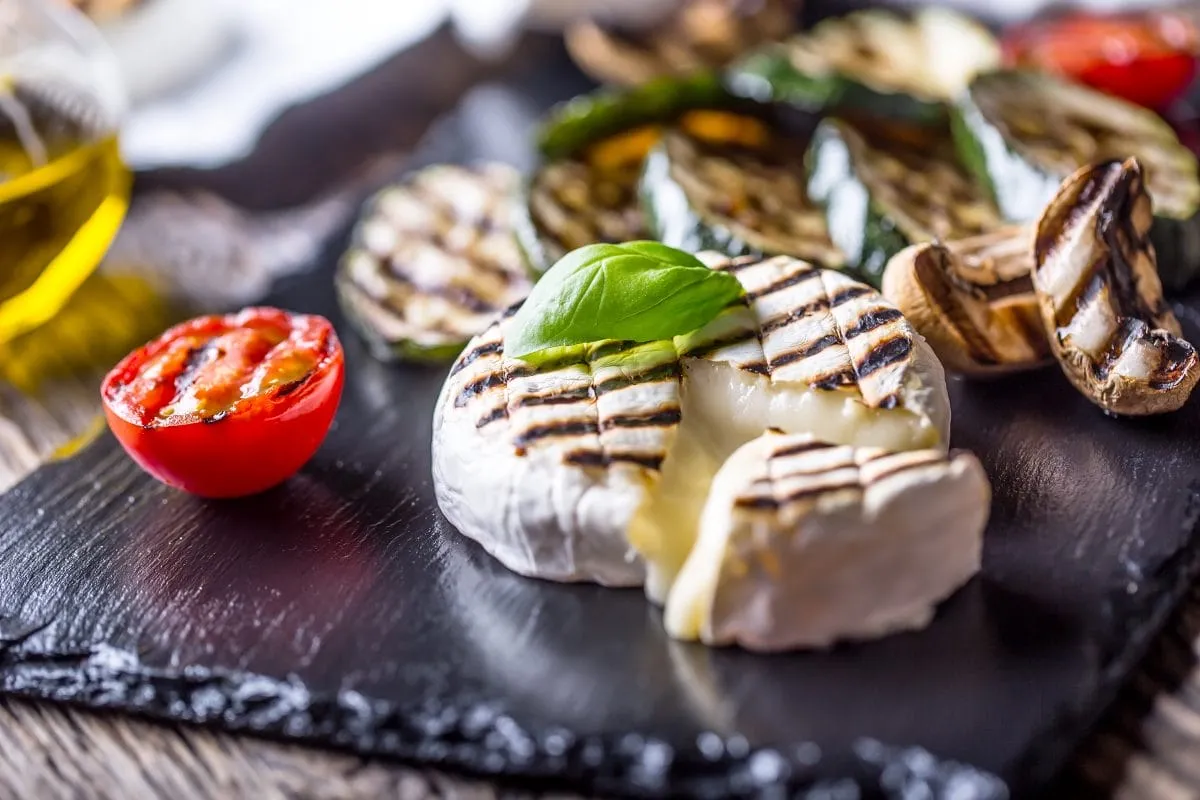 Sery camembert do grillowania