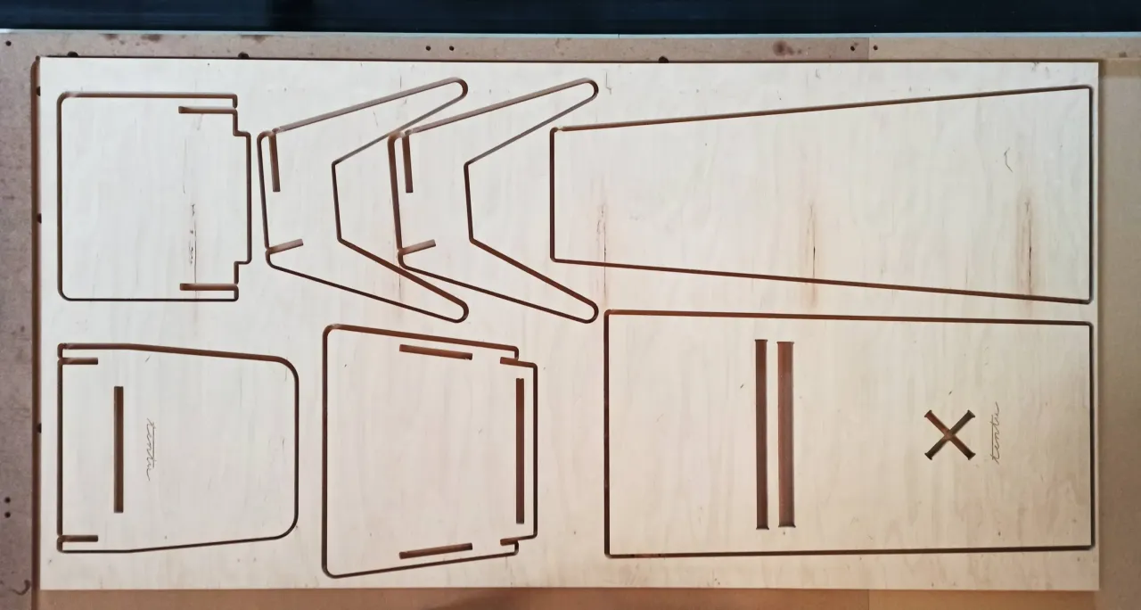 Schemat cięcia sklejki na skrzynię plyometryczną