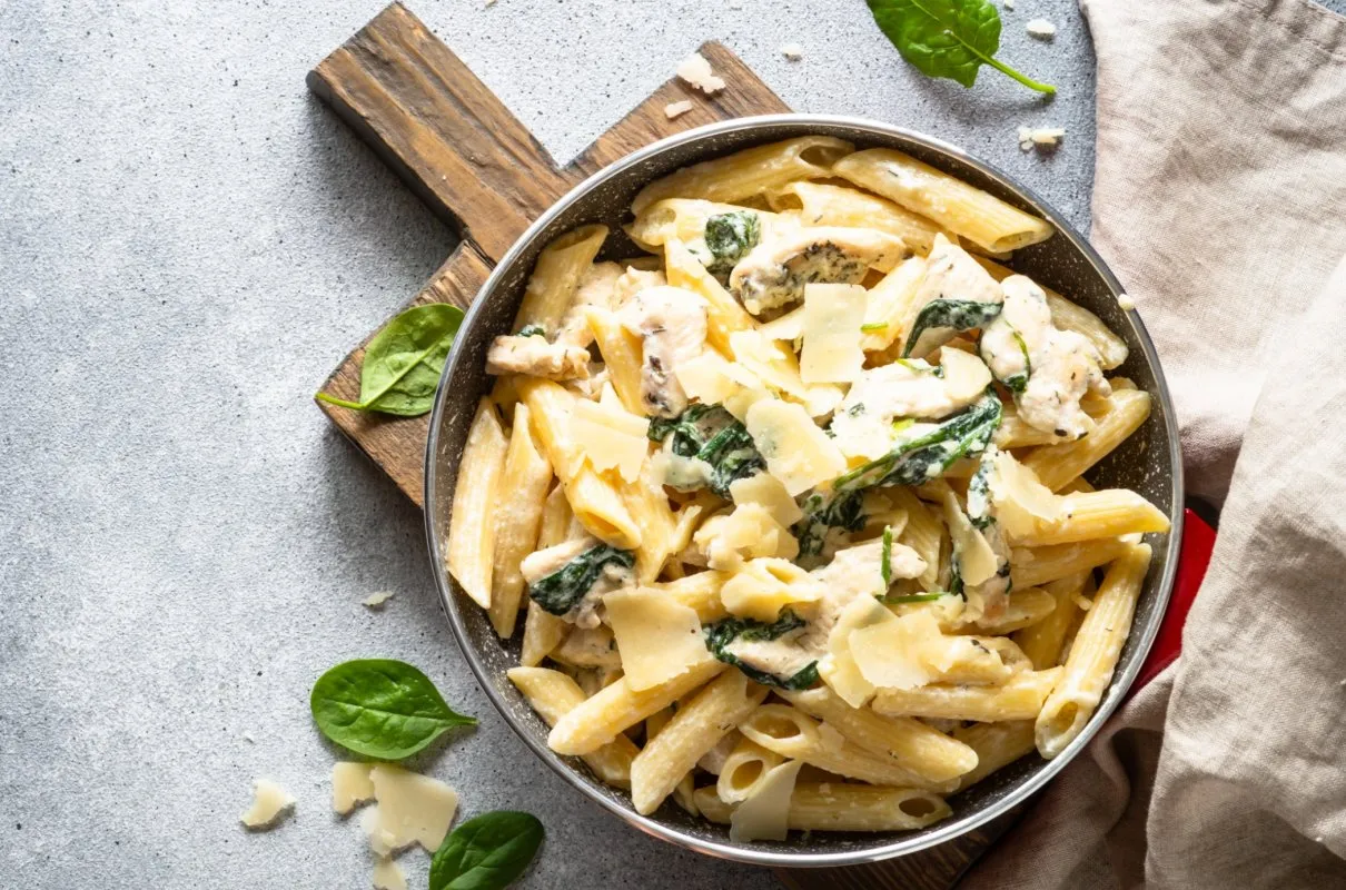 Penne ze szpinakiem i kurczakiem