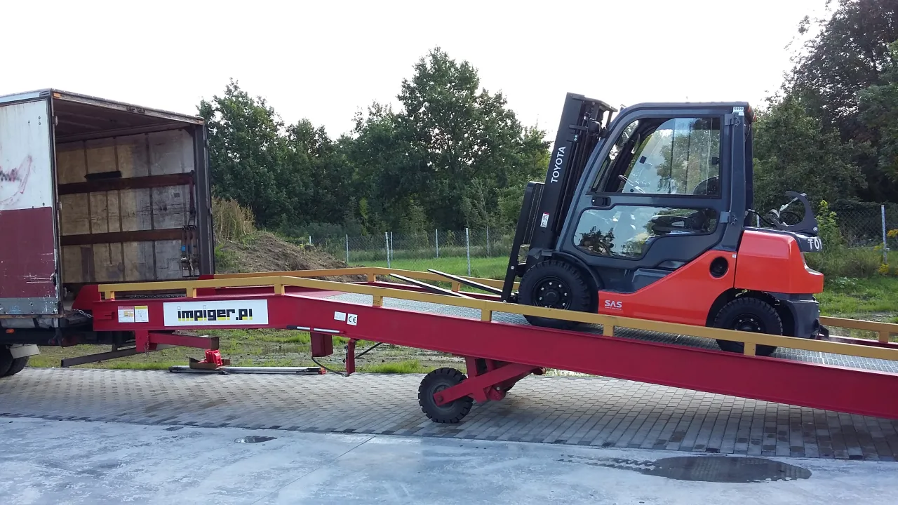 kierowca C+E załadunek rozładunek rampa