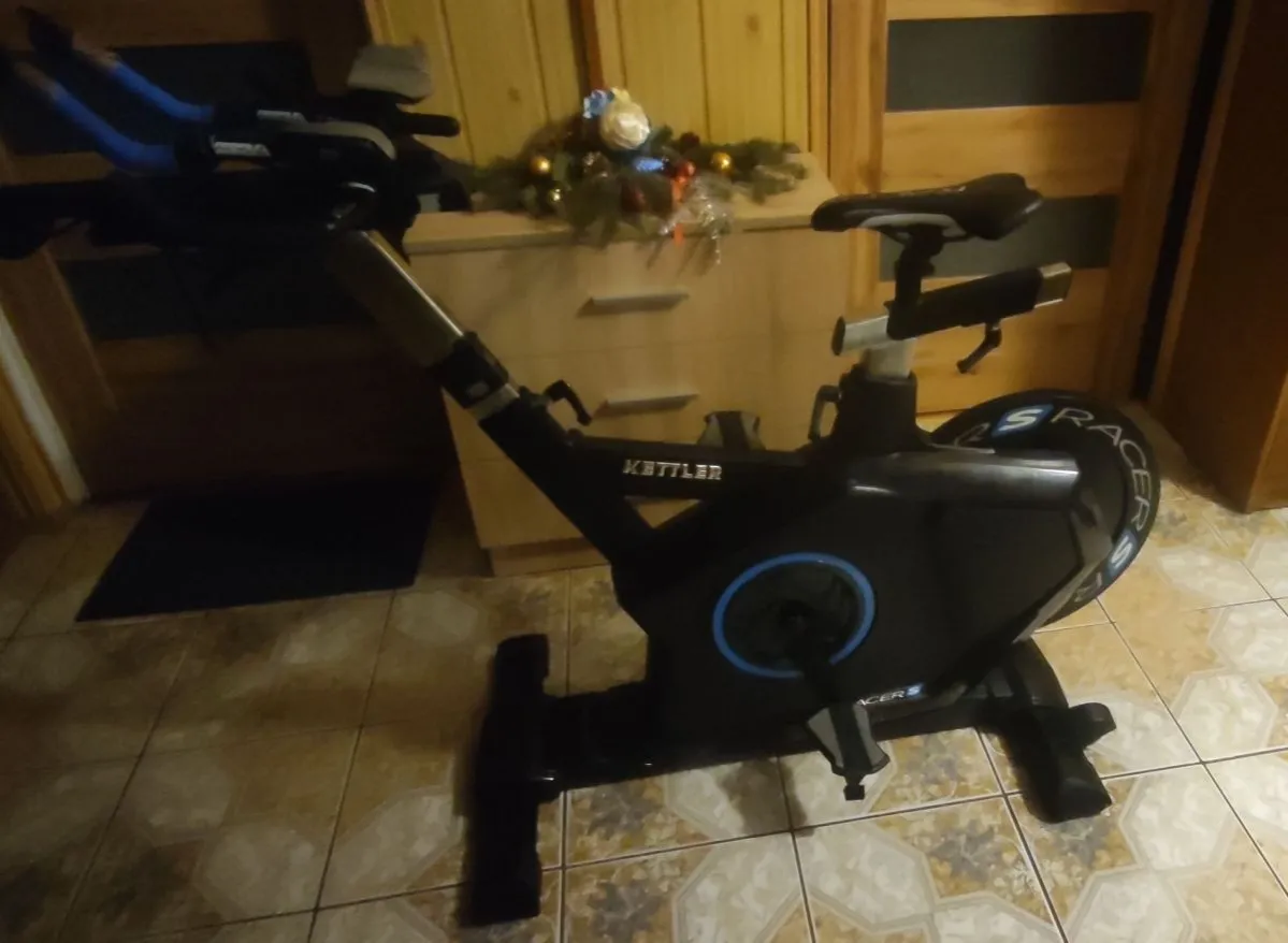 Rower magnetyczny Kettler Racer S. Gdy op&oacute;r szwankuje, sprawdź mechanizm.