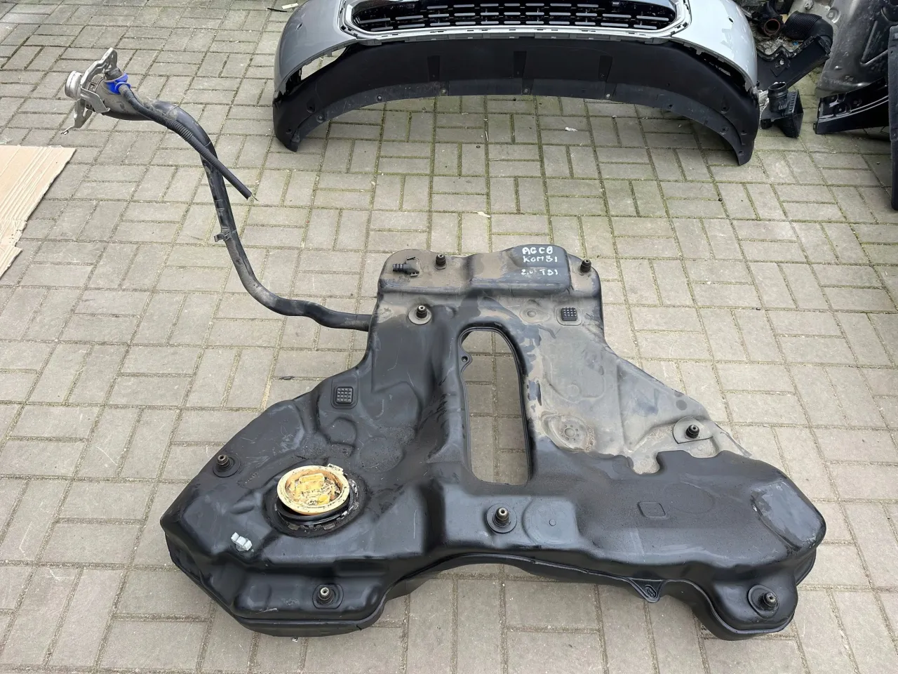 Audi A6 C8 TFSI e zbiornik paliwa