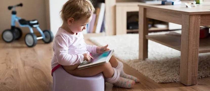 dziecko uczy się korzystać z nocnika, etapy odpieluchowania