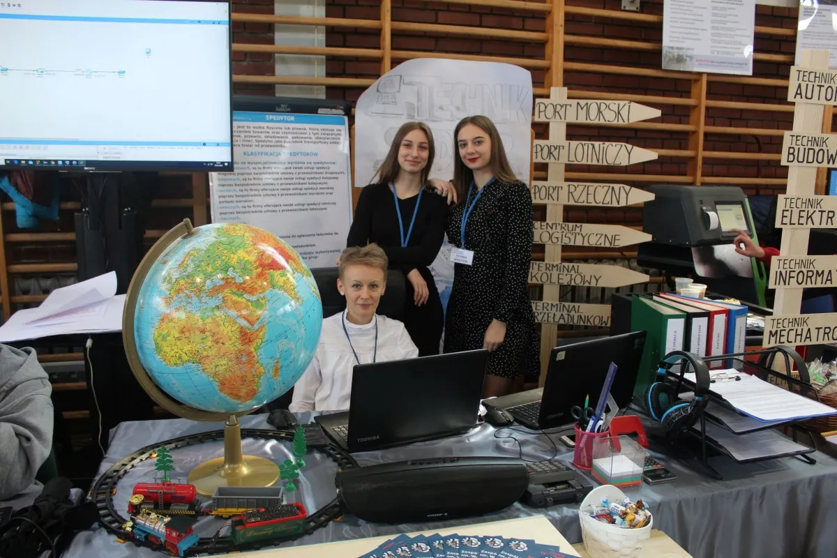 technik spedytor praca biuro