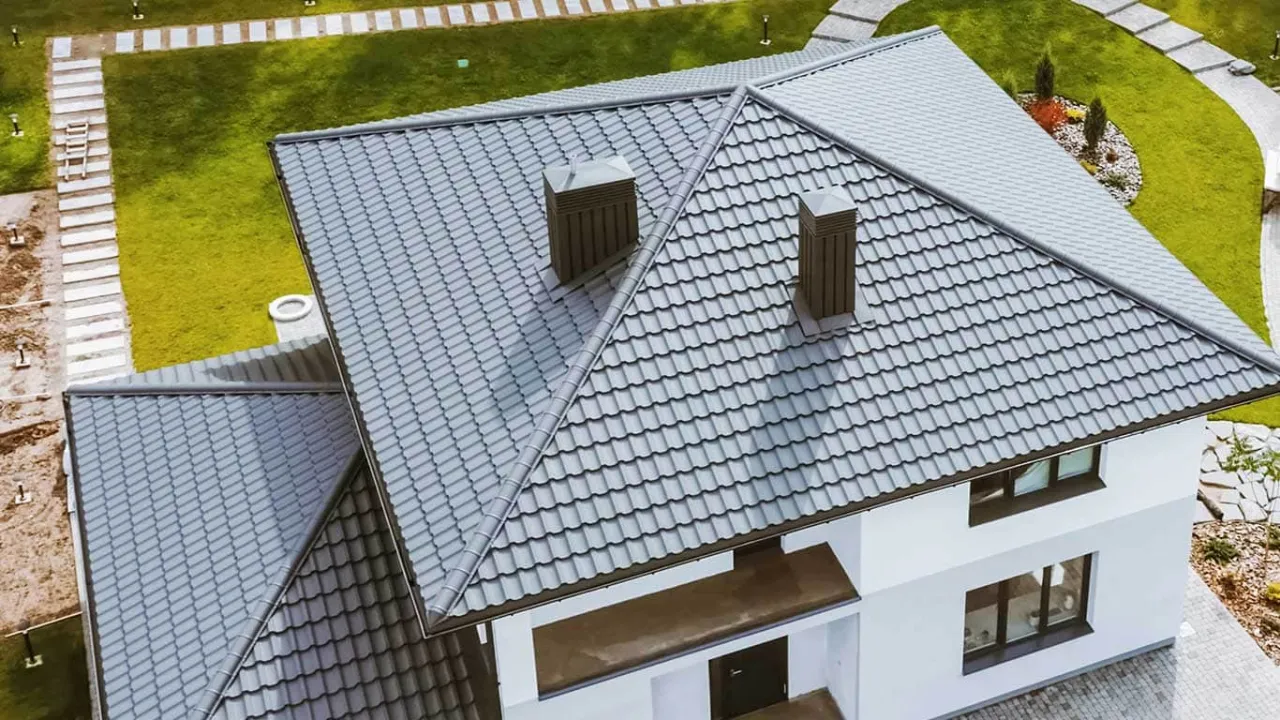 skomplikowany dach czterospadowy