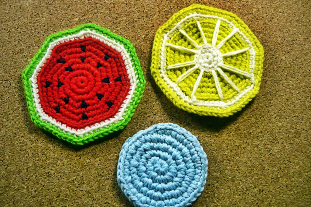 materiały do biżuterii na szydełku dla początkujących