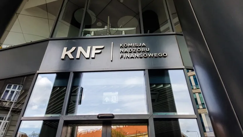 Komisja Nadzoru Finansowego logo i budynek
