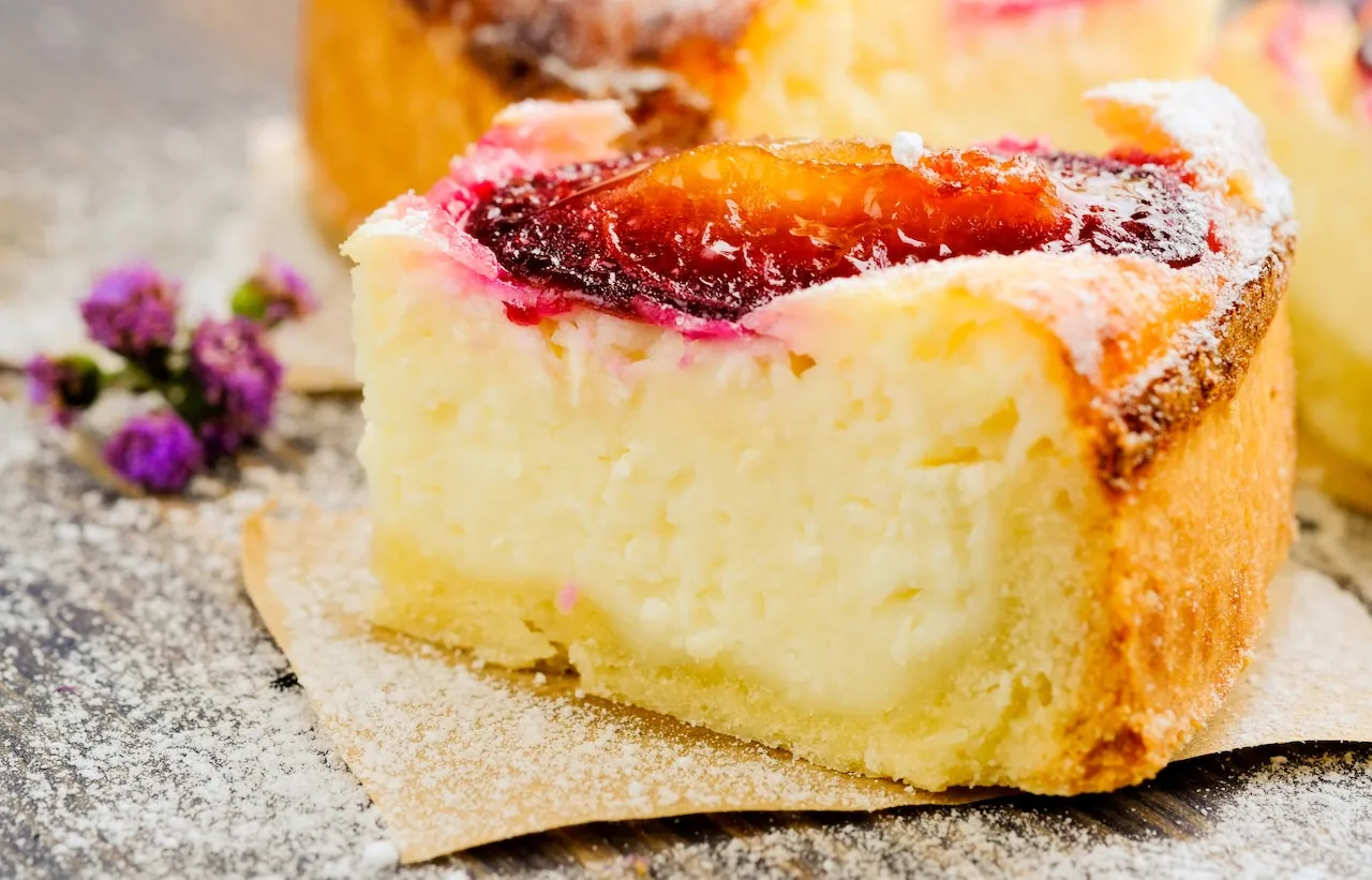 Dlaczego sernik pęka? Przyczyny pęknięć na serniku