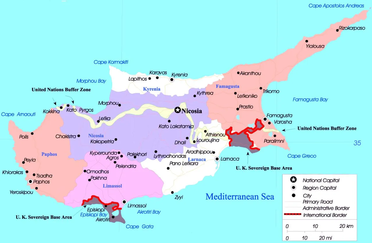 Mapa Cypru z zaznaczonymi miastami Salamina i Pafos