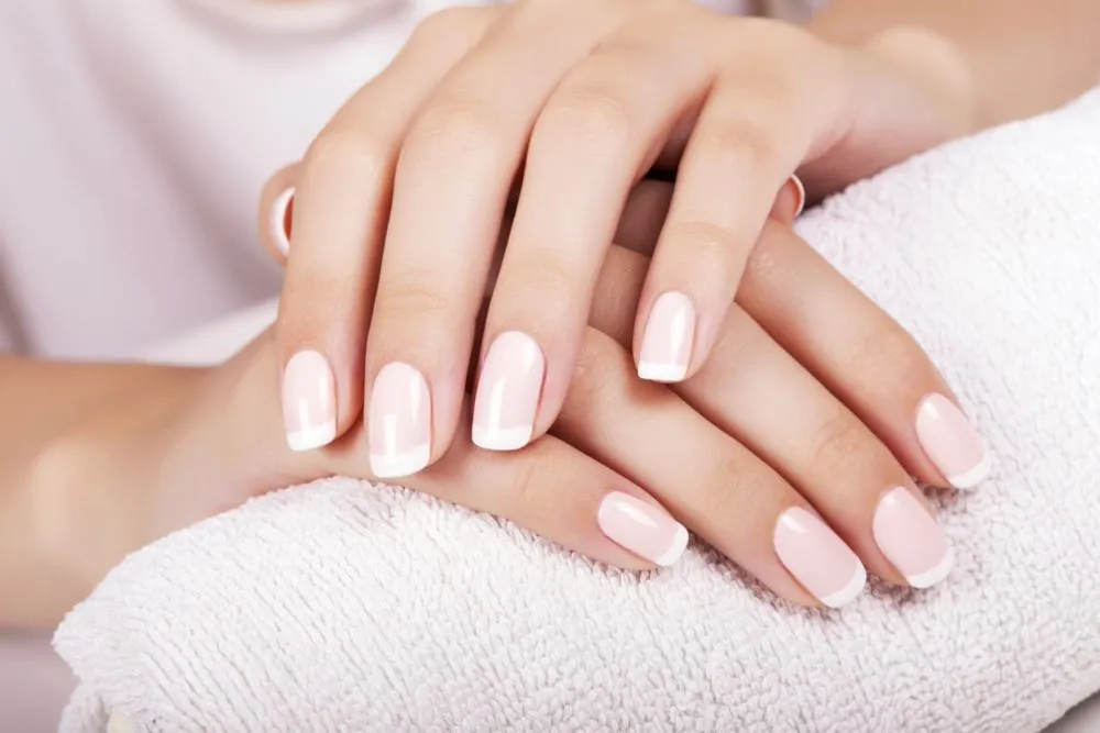 Zdjęcie Jak malować paznokcie francuski manicure - proste techniki i pomysły