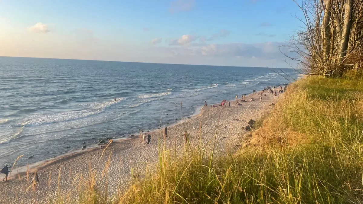 Pusta plaża jesienią Polska