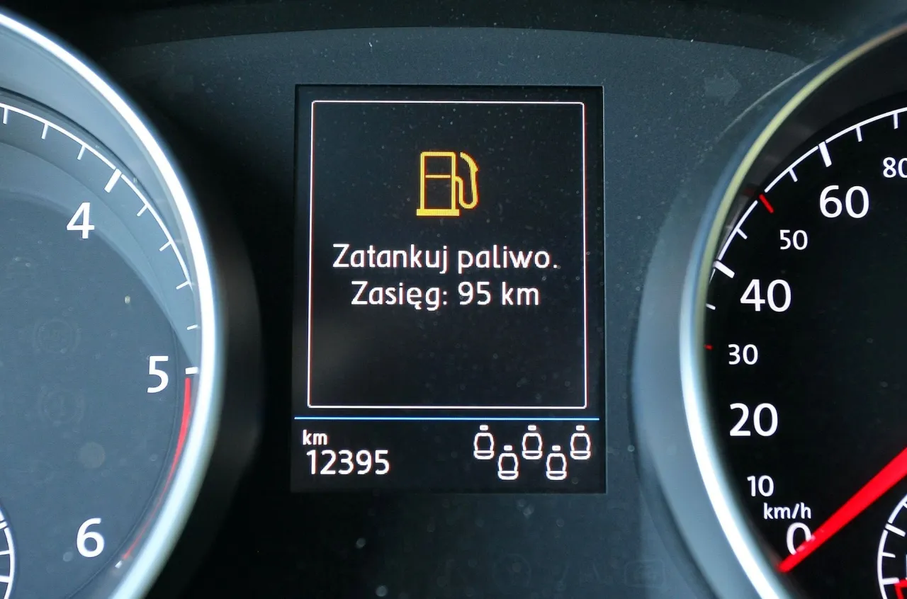 kontrolka rezerwy paliwa Skoda Octavia