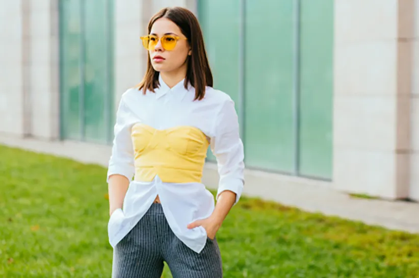 Szerokie spodnie stylizacje z gorsetem