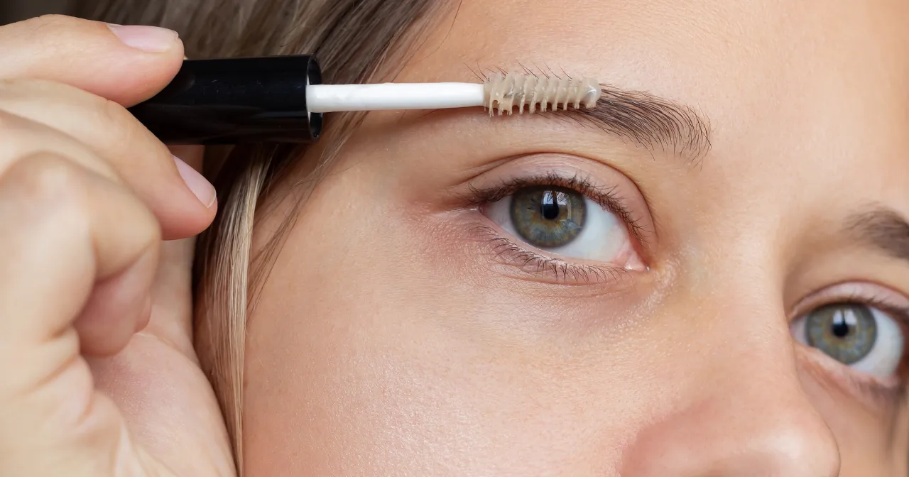 Prawidłowa aplikacja olejku na rzęsy