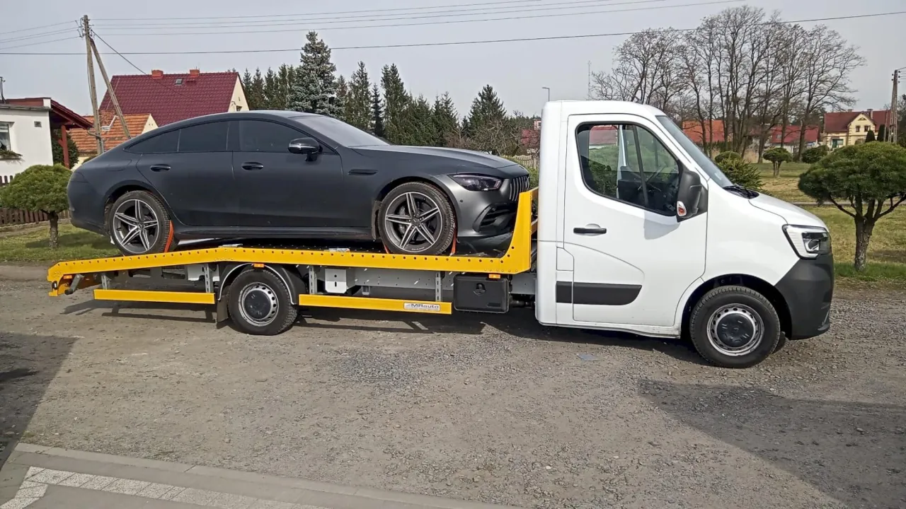 Holowanie samochodu z automatyczną skrzynią biegów vs laweta