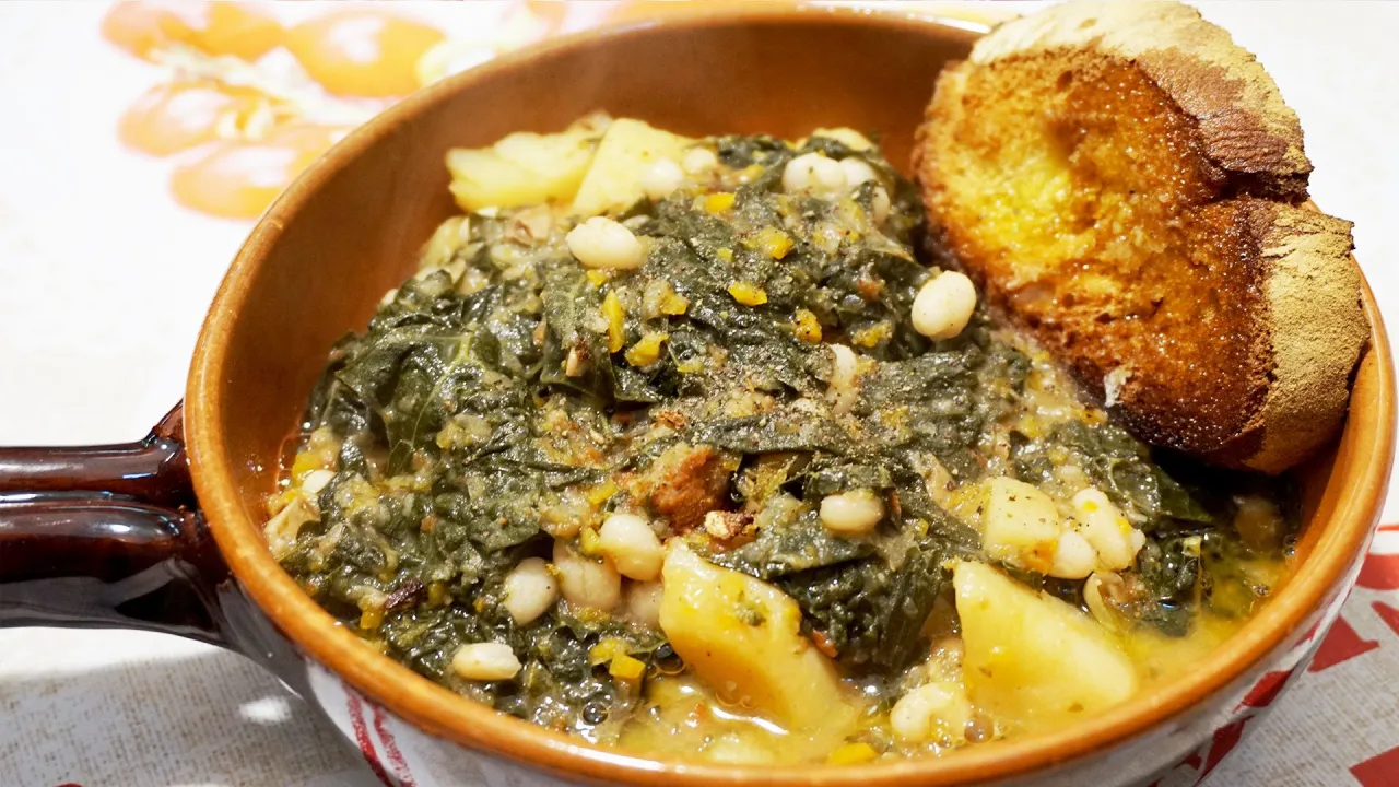 minestra cavolo nero fumante inverno