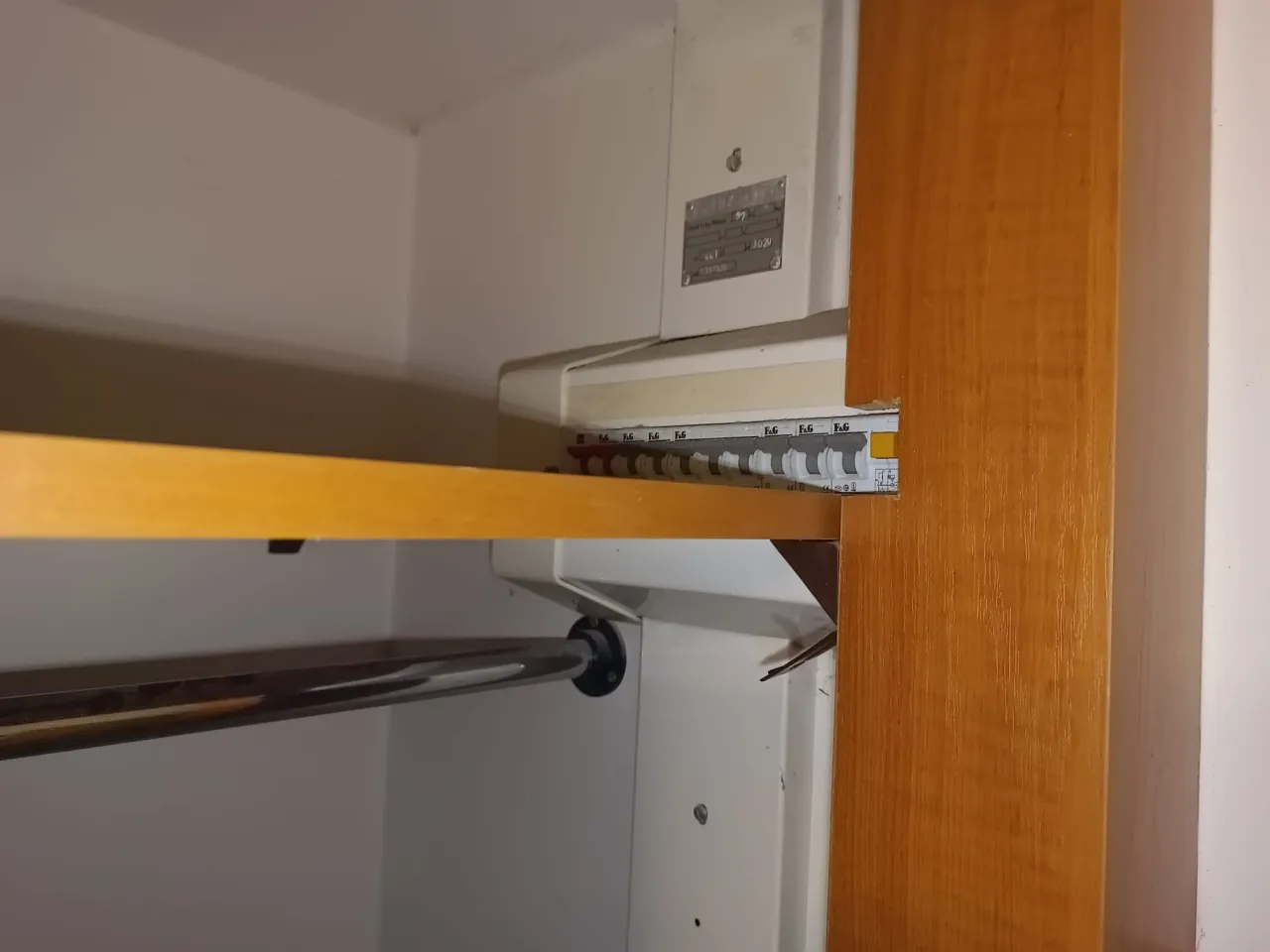 ukryta rozdzielnica elektryczna w zabudowie