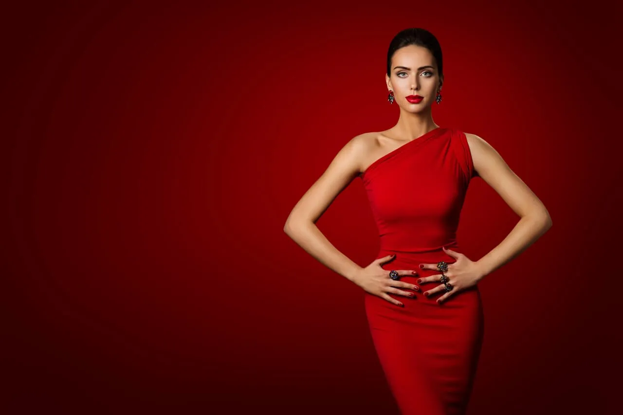 biżuteria do czerwonej sukienki na r&oacute;żne okazje