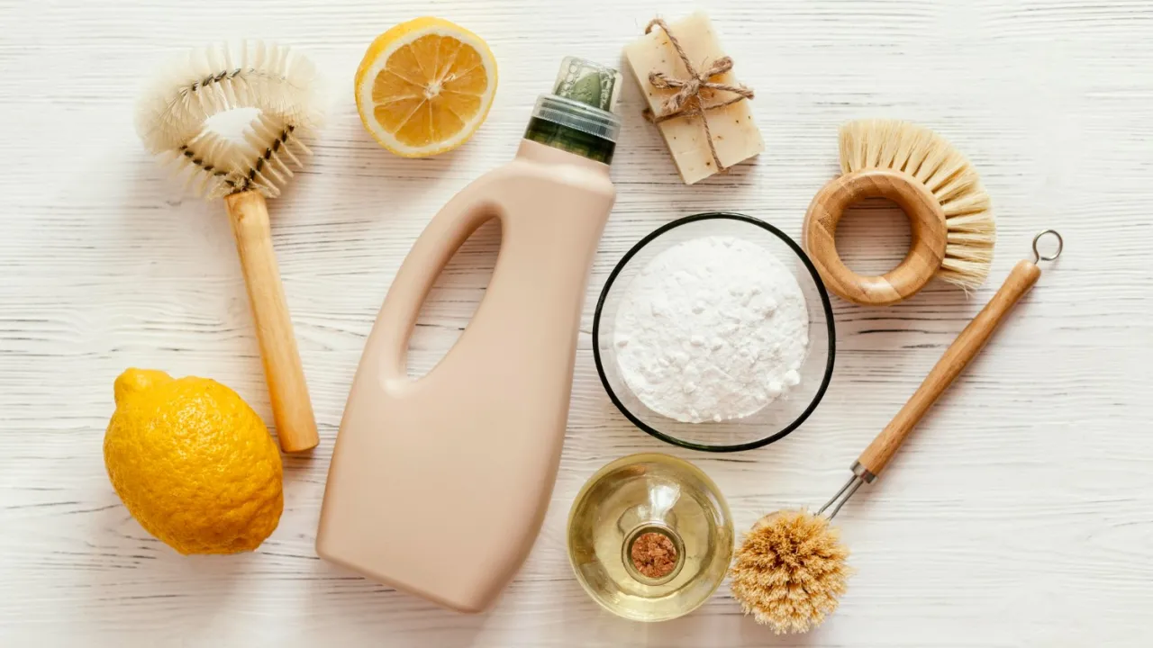 Przepisy na domowe środki do czyszczenia łazienki