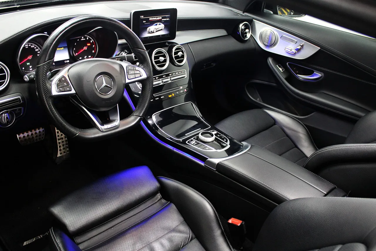 Mercedes C300 Coupe C205 wnętrze