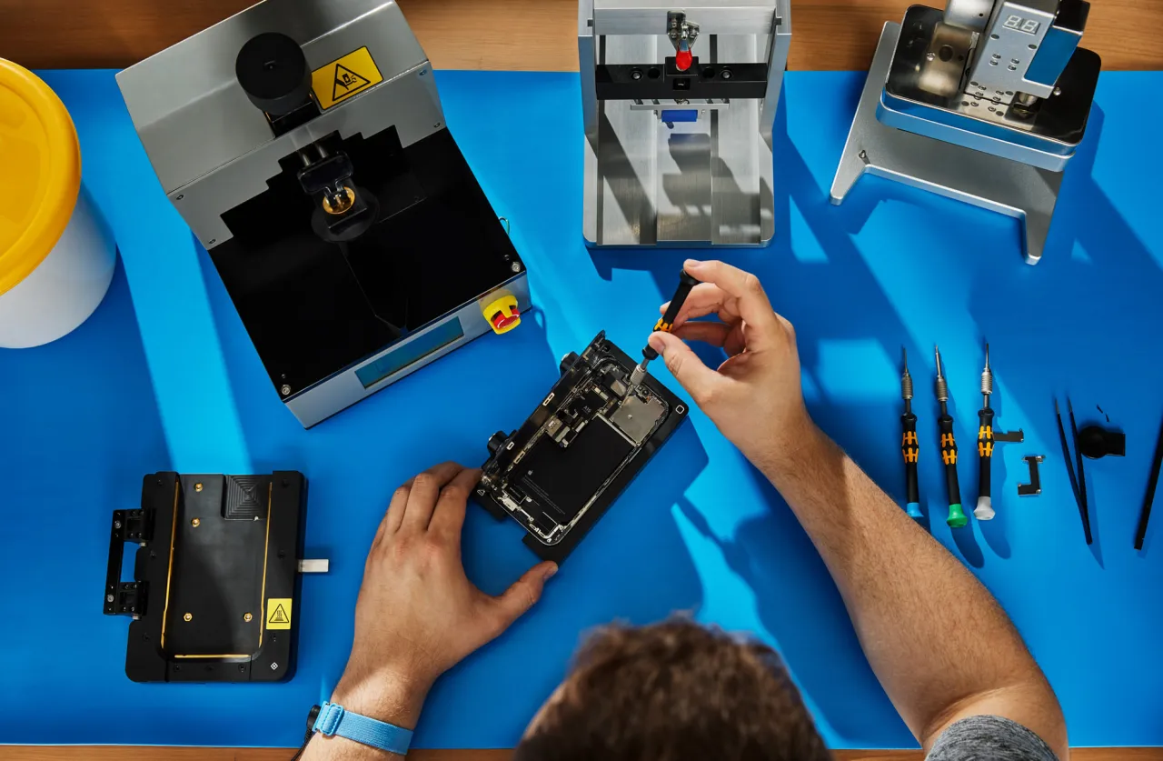 Apple Self Service Repair kit iPhone