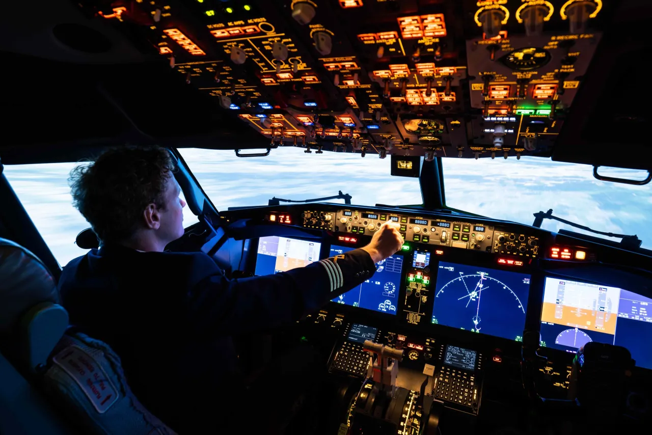 pilot Boeing 737 w locie