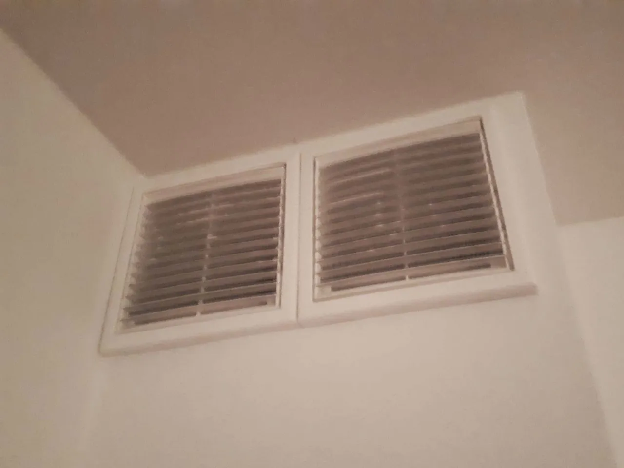 Wentylacja płyty indukcyjnej w szafce schemat