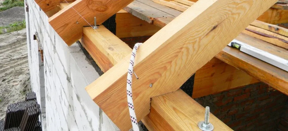 przykłady połączeń ciesielskich wkręty krokiew murłata, łączenie belek