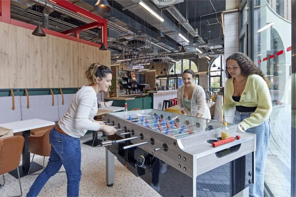 MEININGER Hotel K&ouml;ln West G&auml;stek&uuml;che Game Zone