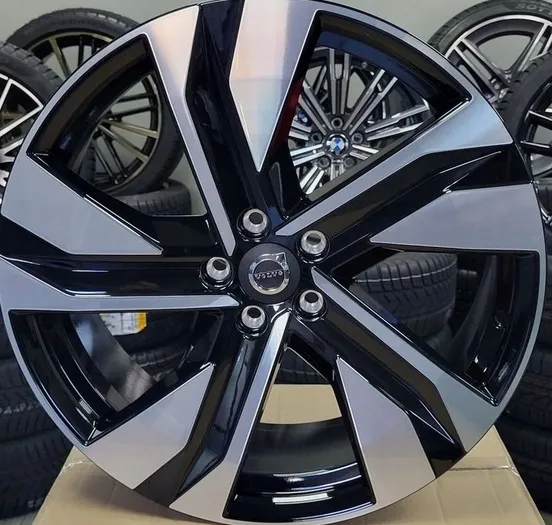 felgi dwukolorowe diamond cut czarny samoch&oacute;d