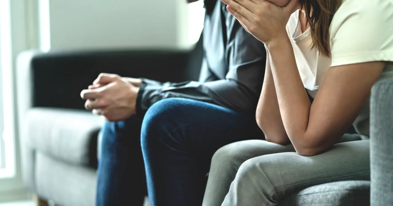 Subtelne sygnały dominacji w związku