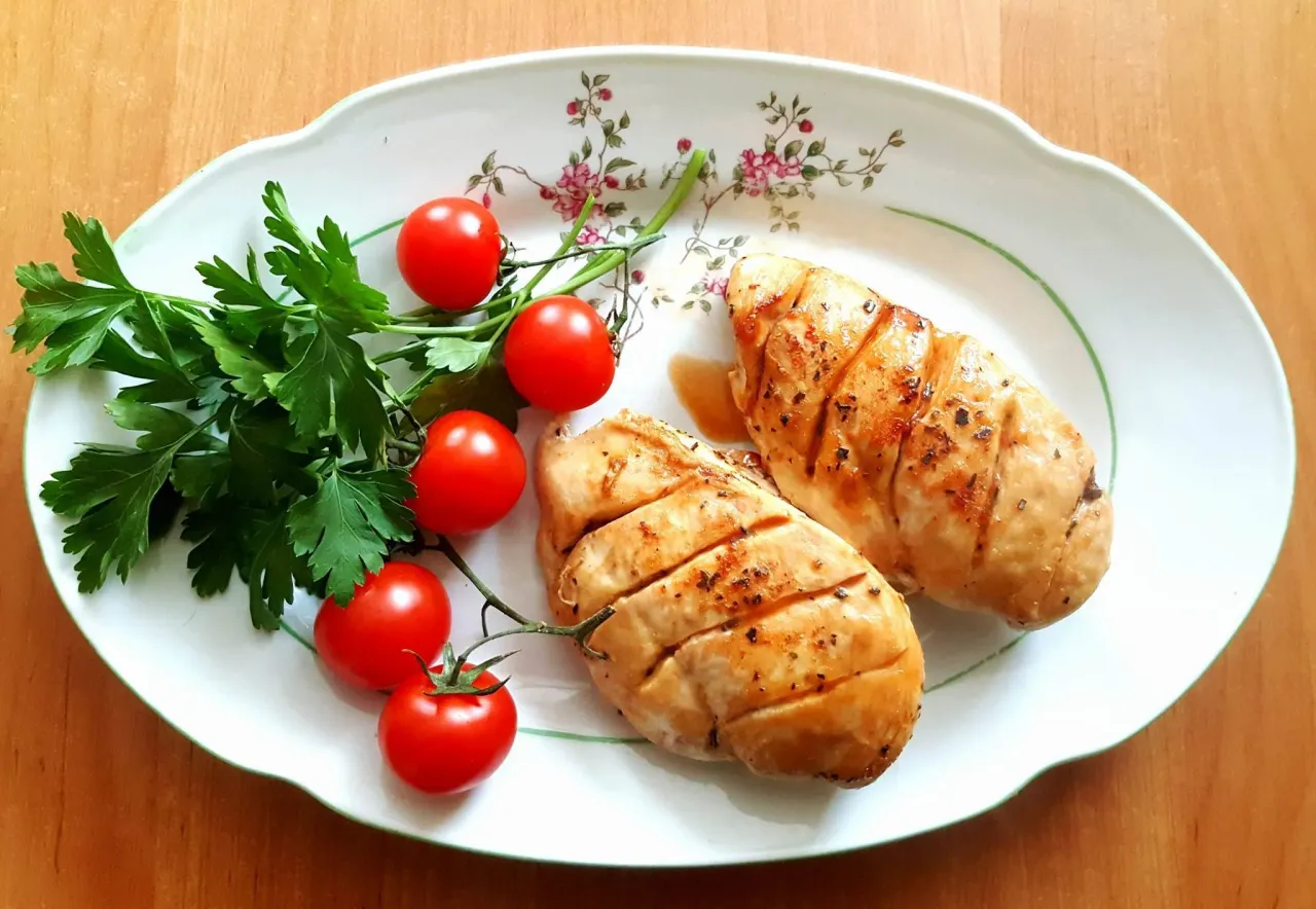 pieczona pierś z kurczaka w ziołach