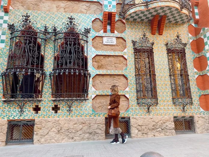 Urokliwe place w dzielnicy Gr&agrave;cia Barcelona