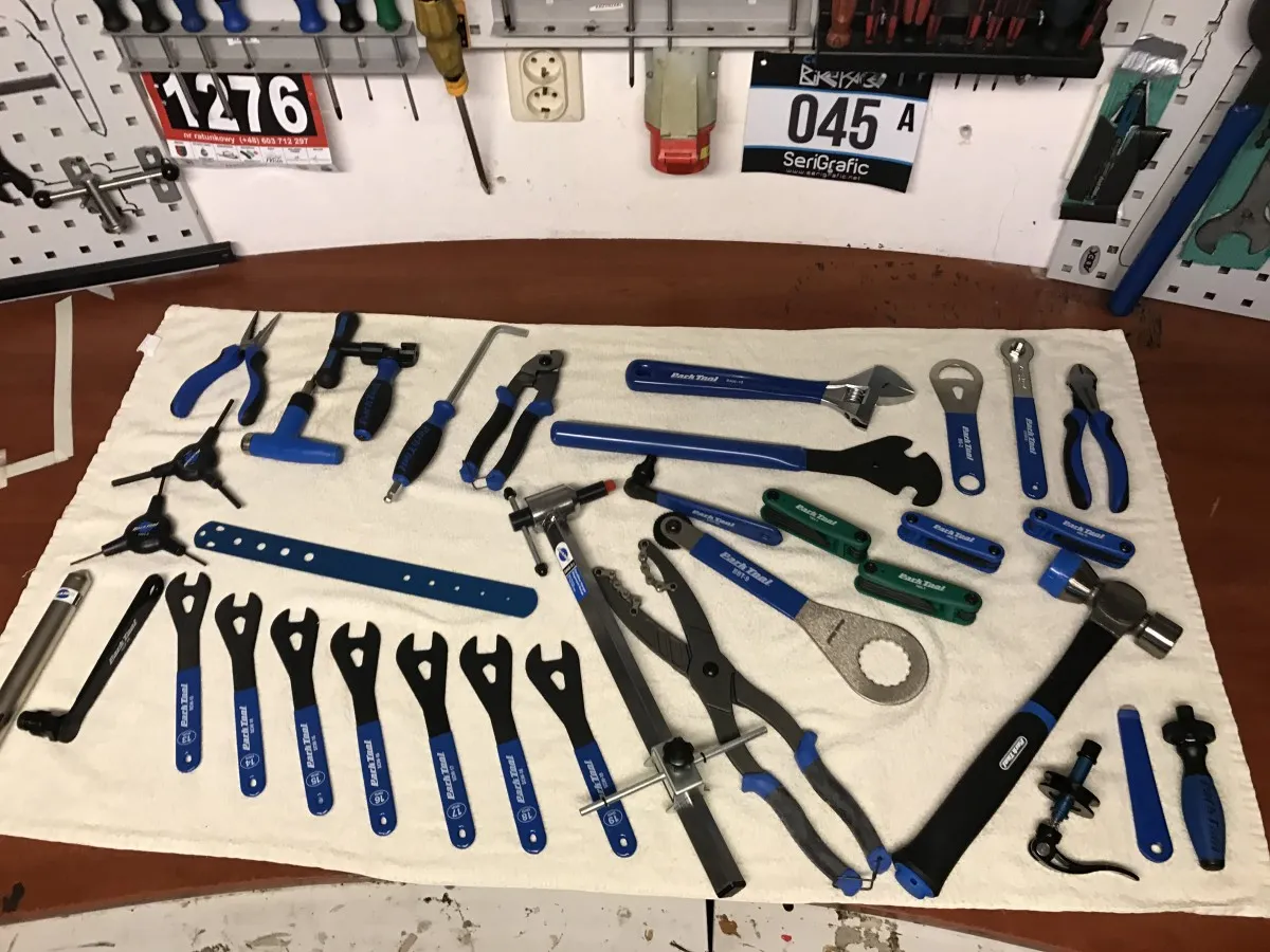 Narzędzia do serwisu roweru