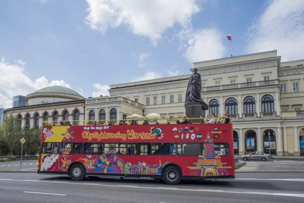 Autobus turystyczny Hop-On Hop-Off Warszawa przystanek Dworzec Centralny