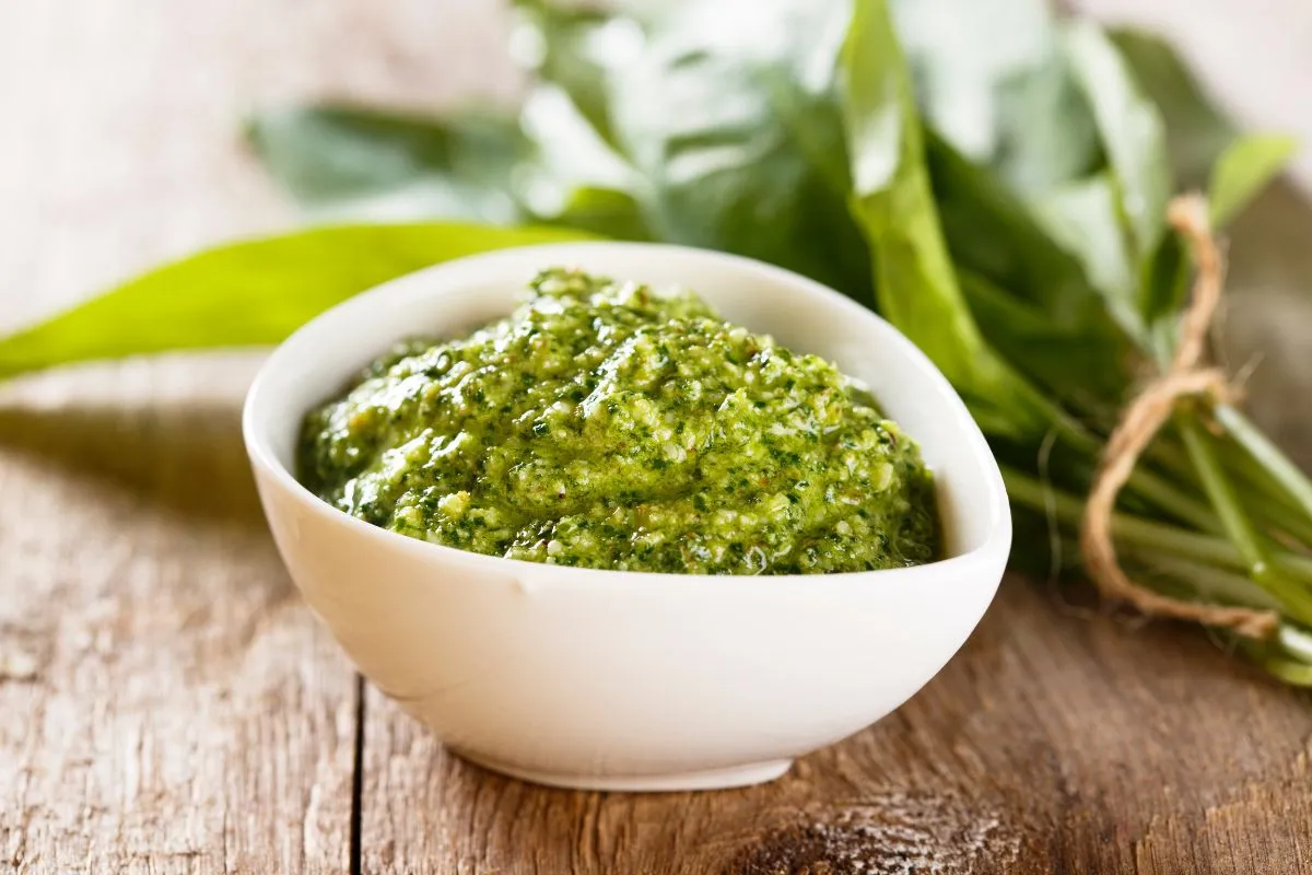 Zdjęcie Pesto z czym jeść? Odkryj najlepsze połączenia smakowe