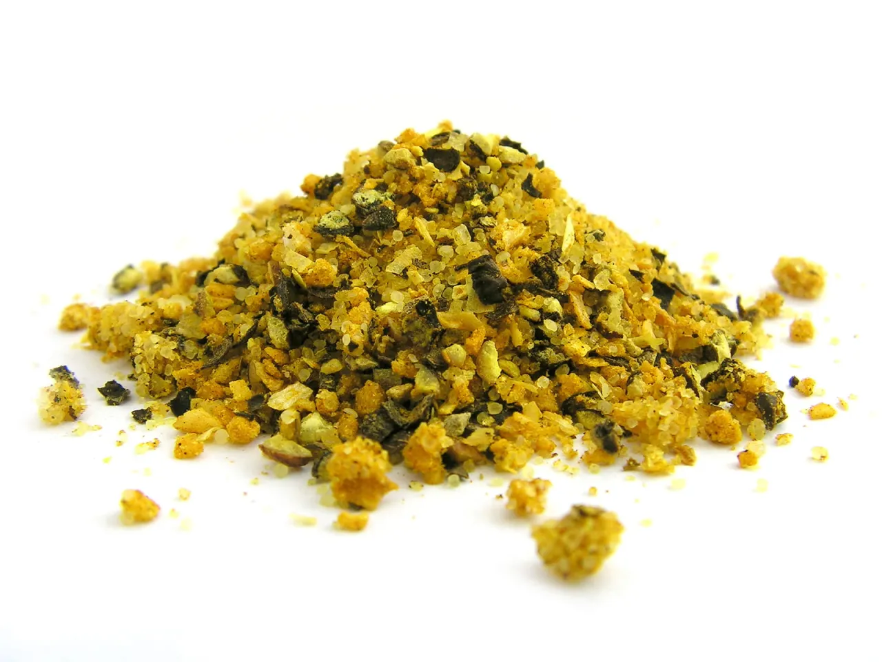 przyprawy do ryb na drewnianym stole